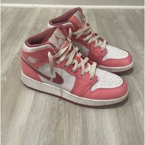 PINK AJS(air jordan’s) SIZE 6.5Y